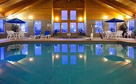 Paynesville Inn & Suites